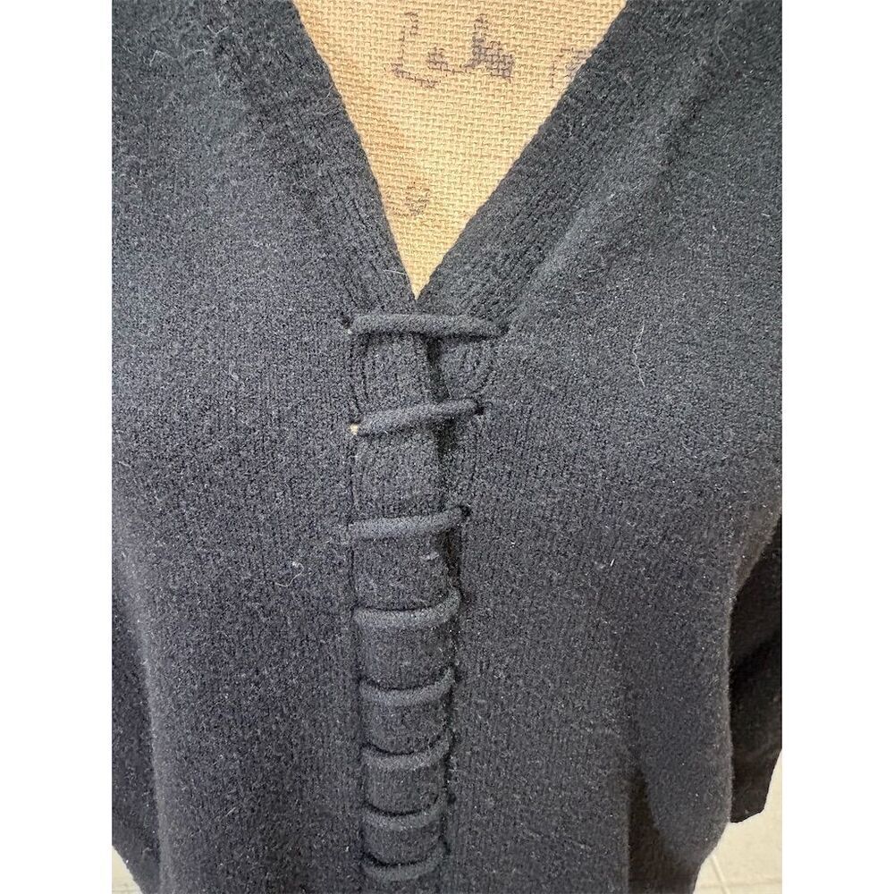 Poof New York Women's V-Neck Black Pullover Sweater Size L - Picture 2 of 10